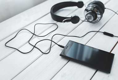 曼城5-2尤文图斯头名晋级，哈兰德替补破门，萨维尼奥传射建功