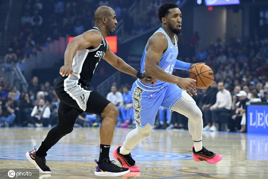 阿伦29+16卡斯尔两双 米切尔25分骑士胜马刺