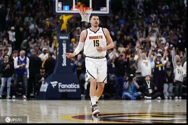 爱德华兹34+10约基奇空砍61分 森林狼双加时险胜掘金