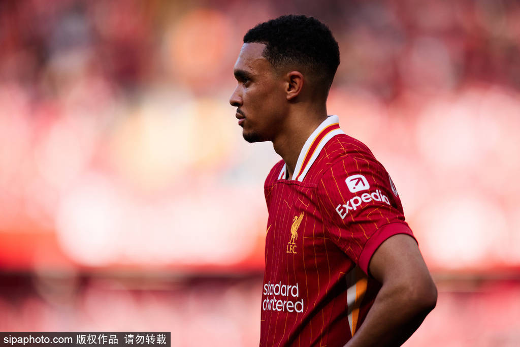 克洛普罕见发飙！利物浦太子爷阿诺德投皇马，安菲尔德嘘声震天！