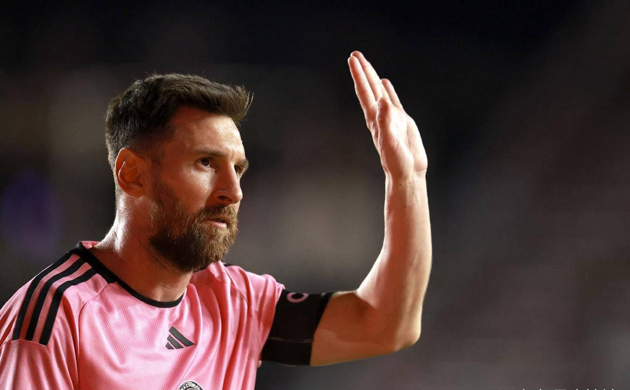 梅西永远是金球奖的传奇！